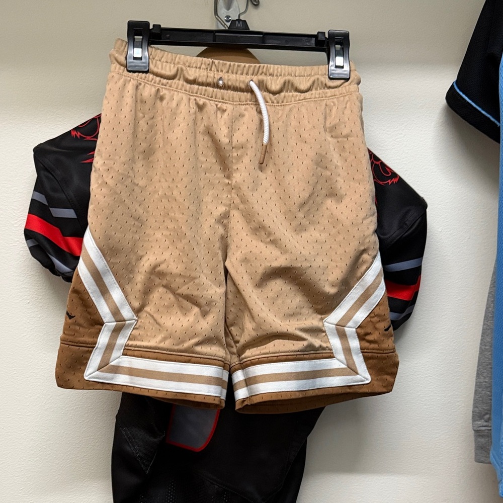 Boys jordan shorts with White Accents